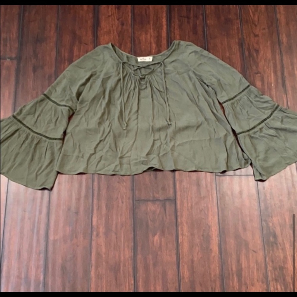 Hollister top